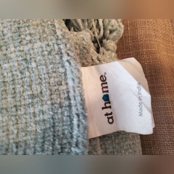 Throw blankets - Picture 3 of 6